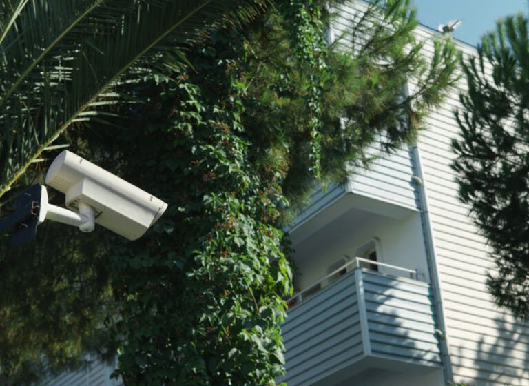 Cámaras Villalón es una compañía española que se encarga de la instalación de CCTV de videovigilancia en espacios residenciales